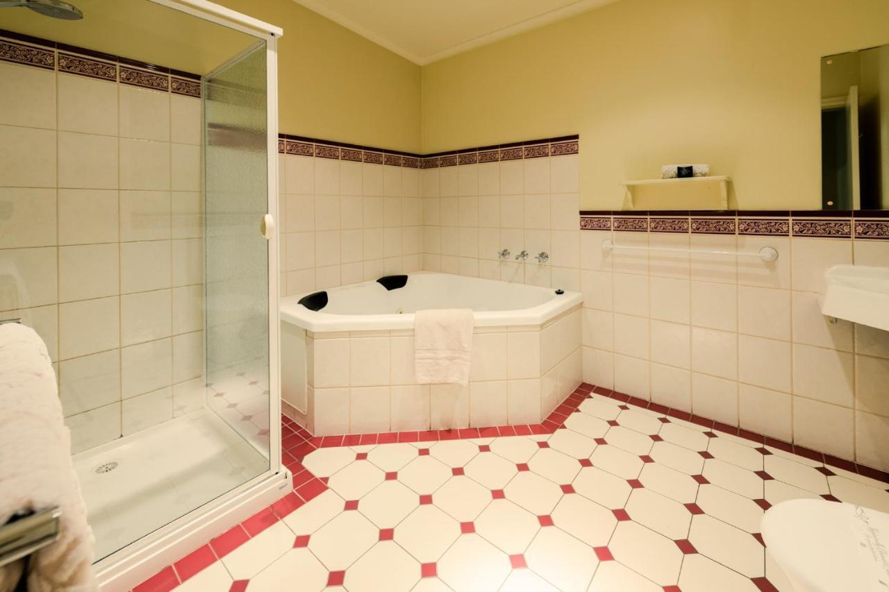 Castlemaine Colonial Motel Екстер'єр фото