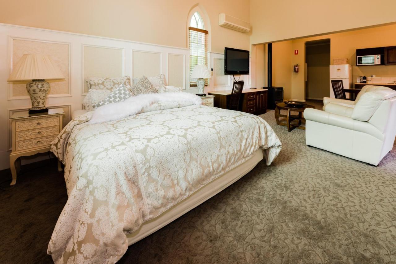 Castlemaine Colonial Motel Екстер'єр фото