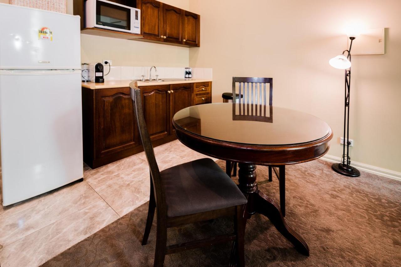 Castlemaine Colonial Motel Екстер'єр фото