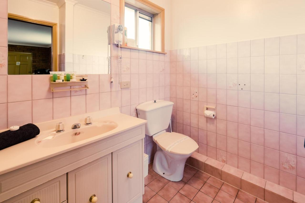 Castlemaine Colonial Motel Екстер'єр фото