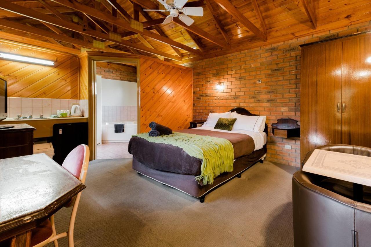 Castlemaine Colonial Motel Екстер'єр фото